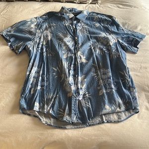 Hawaii shirt